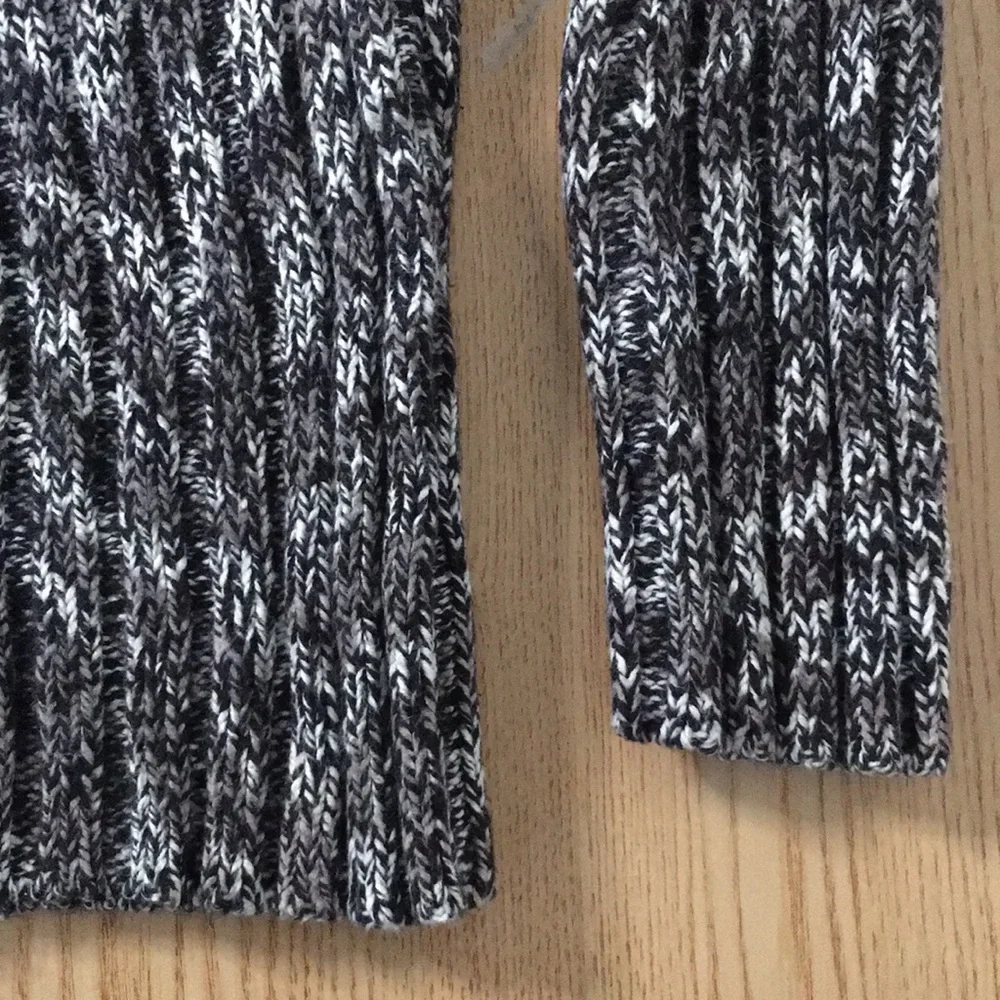 Women's Grey Black White Marled V-Neck Sweater Large Ribbed Size Small